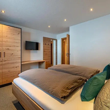 Leo-3 By Interhome Apartman Kappl