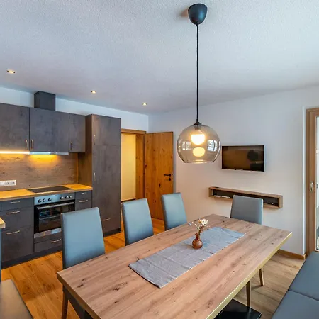 Leo-3 By Interhome Apartman Kappl